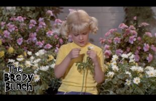 Who Will Cindy Invite to Her School Play?