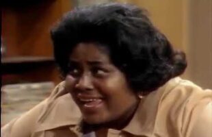 What’s Happening S1E02 The birthday present for mama 🎁 Full Episode